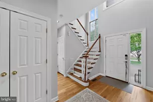 8 Village Cir, Newtown Square, PA 19073 - Photo 5