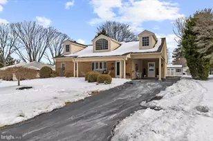 2037 Woodside Ln, Broomall, PA 19008 - Photo 3