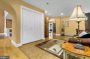 2037 Woodside Ln, Broomall, PA 19008 - Photo 7