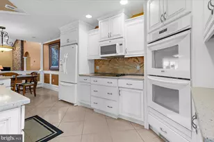 2037 Woodside Ln, Broomall, PA 19008 - Photo 13