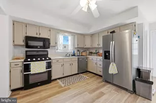 234 Broomall St, Folsom, PA 19033 - Photo 7