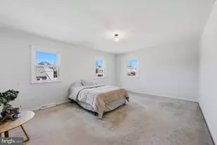 234 Broomall St, Folsom, PA 19033 - Photo 9