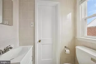 933 Greenbriar Ln, Springfield, PA 19064 - Photo 9