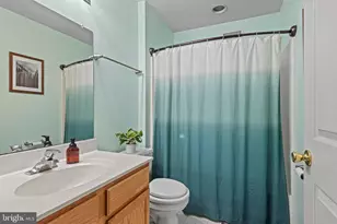 411 Highgrove Ln, Aston, PA 19014 - Photo 37