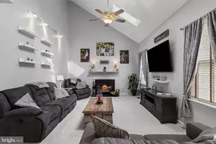 411 Highgrove Ln, Aston, PA 19014 - Photo 13