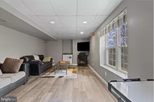 411 Highgrove Ln, Aston, PA 19014 - Photo 23