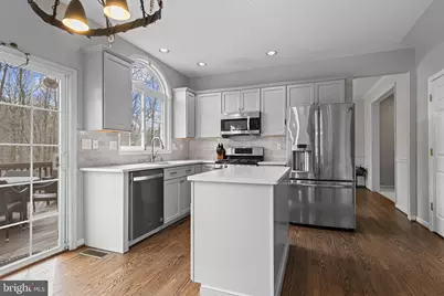 411 Highgrove Lane, Aston, PA 19014 - Photo 7