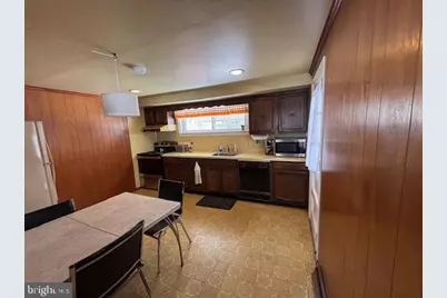 2213 S Lee Lane, Aston, PA 19014 - Photo 7