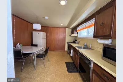 2213 S Lee Lane, Aston, PA 19014 - Photo 5