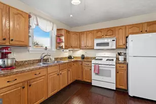 8016 Arlington Ave, Upper Darby, PA 19082 - Photo 13