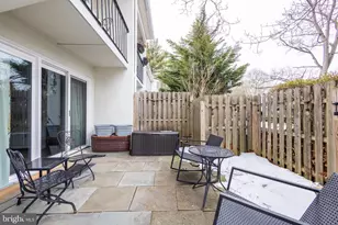 202 E Chelsea Cir, Newtown Square, PA 19073 - Photo 3