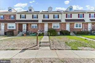 15 Colonial Cir, Aston, PA 19014 - Photo 1