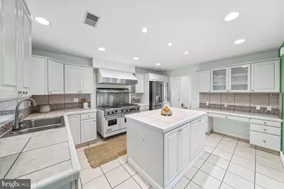 658 E Leamy Avenue, Springfield, PA 19064 - Photo 11