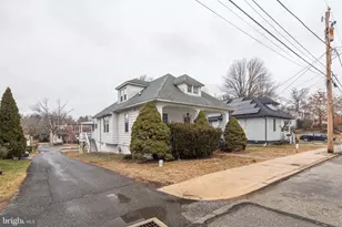 1010 Mulberry St, Brookhaven, PA 19015 - Photo 1
