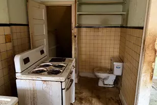 1107 Meadow Ln, Chester, PA 19013 - Photo 9