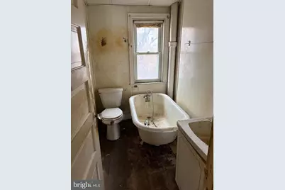 1107 Meadow Lane, Chester, PA 19013 - Photo 15