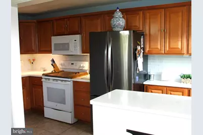 325 Westpark Lane, Clifton Heights, PA 19018 - Photo 7