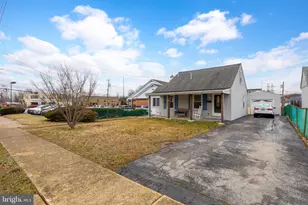 914 Anderson Ave, Marcus Hook, PA 19061 - Photo 1