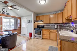 914 Anderson Ave, Marcus Hook, PA 19061 - Photo 11