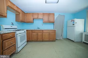 45 S Brighton Ave, Upper Darby, PA 19082 - Photo 9