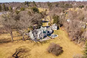 846 Maplewood Rd, Wayne, PA 19087 - Photo 1