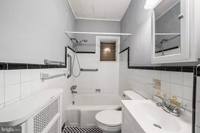 95 W Greenwood Avenue, Lansdowne, PA 19050 - Photo 21