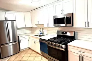 33 Mermont Cir, Darby, PA 19023 - Photo 11