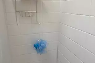 33 Mermont Cir, Darby, PA 19023 - Photo 5