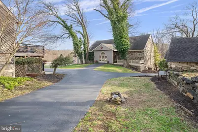 19 Memel Drive, Thornton, PA 19373 - Photo 3