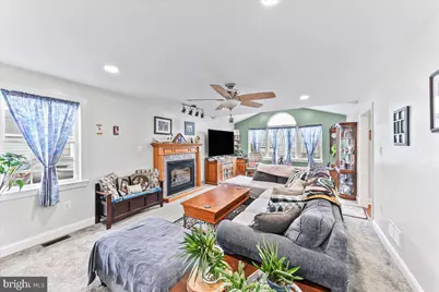 251 Kossuth Avenue, Folsom, PA 19033 - Photo 9