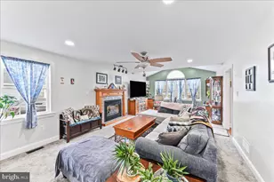 251 Kossuth Ave, Folsom, PA 19033 - Photo 9