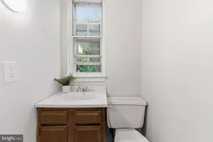 725 Irvington Pl, Chester, PA 19013 - Photo 7