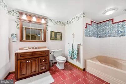 2 Lake Avenue, Media, PA 19063 - Photo 41