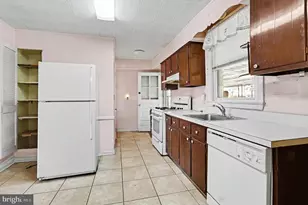 2203 Dickens Ln, Broomall, PA 19008 - Photo 9