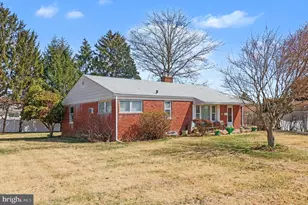 2203 Dickens Ln, Broomall, PA 19008 - Photo 3