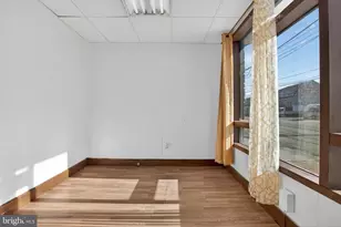 637 Chester Pike, Prospect Park, PA 19076 - Photo 3