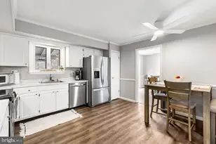 121 Jennifer Way, Upper Chichester, PA 19061 - Photo 7