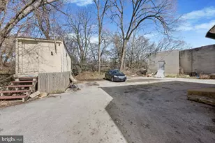 909 Springfield Rd, Darby, PA 19023 - Photo 3