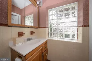 11 Tenby Rd, Havertown, PA 19083 - Photo 21