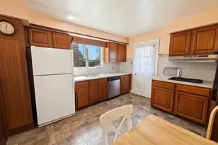 429 Sutton Ave, Folsom, PA 19033 - Photo 3