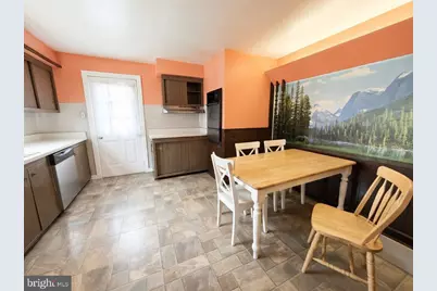 429 Sutton Avenue, Folsom, PA 19033 - Photo 3