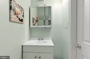 1421 E 11th St, Crum Lynne, PA 19022 - Photo 11