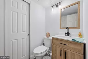 5200 Hilltop Dr, Brookhaven, PA 19015 - Photo 9