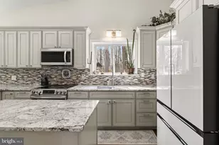 352 S New Middletown Rd, Media, PA 19063 - Photo 9