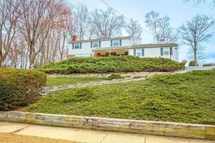 221 Foxcroft Rd, Broomall, PA 19008 - Photo 47