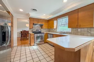 221 Foxcroft Rd, Broomall, PA 19008 - Photo 13