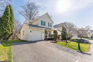 4 Cannon Ct, Upper Chichester, PA 19061 - Photo 1