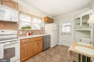 8 Pilgrim Ln, Drexel Hill, PA 19026 - Photo 5