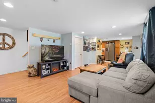 735 Westwood Ln, Aldan, PA 19018 - Photo 3