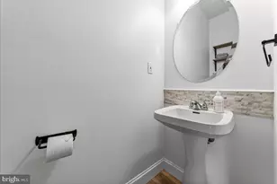 605 Barclay Cir, Springfield, PA 19064 - Photo 17